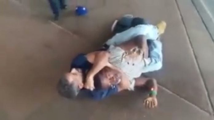 Guy was attacked on the street but his BJJ resolved the situation very fast