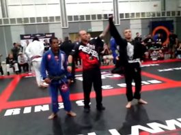 BJJ White Belt defeats BJJ Black Belt by Submission