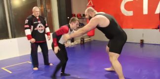 Small Wrestler (128 lbs) vs Powerlifter (330 lbs) in a Grappling Match