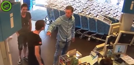 Guy Subdues a Bully at Supermarket