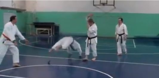 The Worst Fake Martial Arts Demonstration Ever