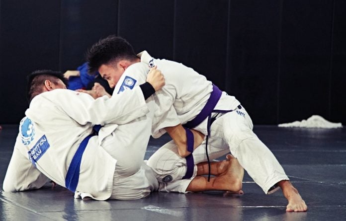 Jiu-Jitsu Techniques - Rolling Tired