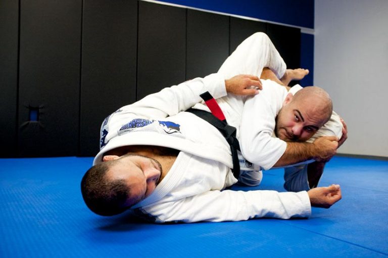 The Three Stages Of A Successful Submission Defense - BJJ World