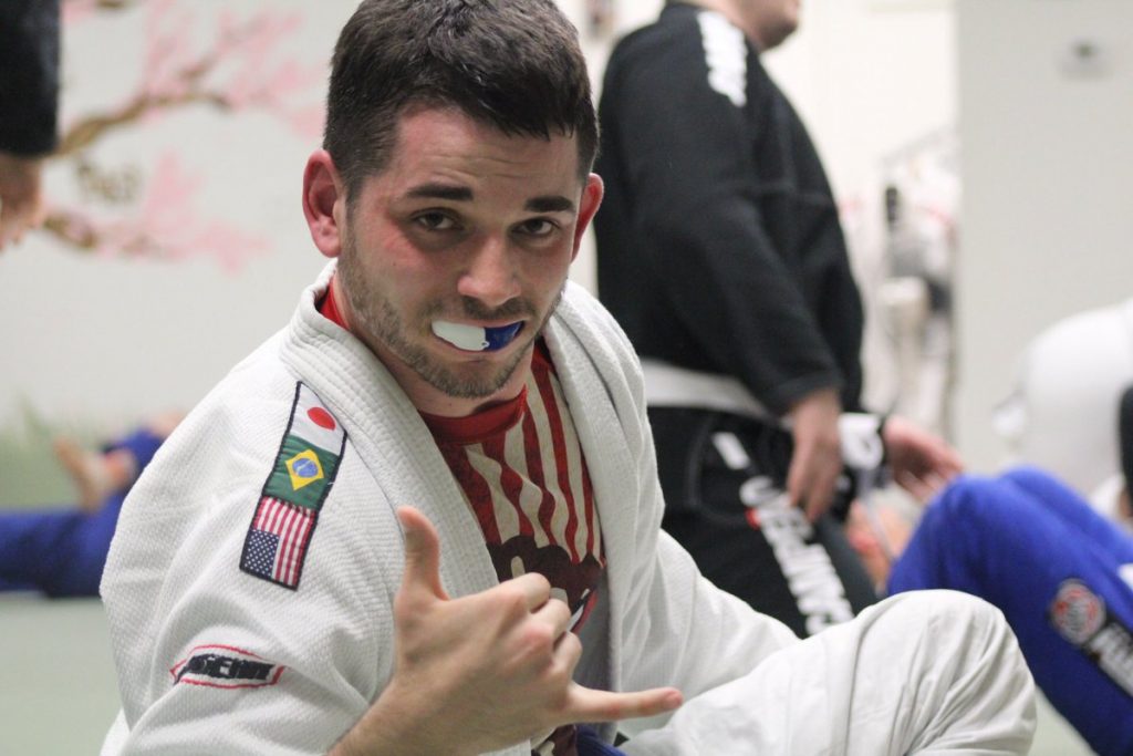 Decoding The BJJ Shaka Sign And Its Origins - BJJ World