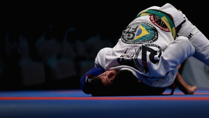 Jiu-Jitsu hacks : use your head as a fifth imb