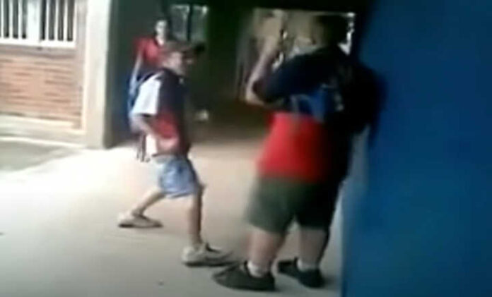 After Being Punched for Several Times Bullied Boy Fights Back With Body Slam