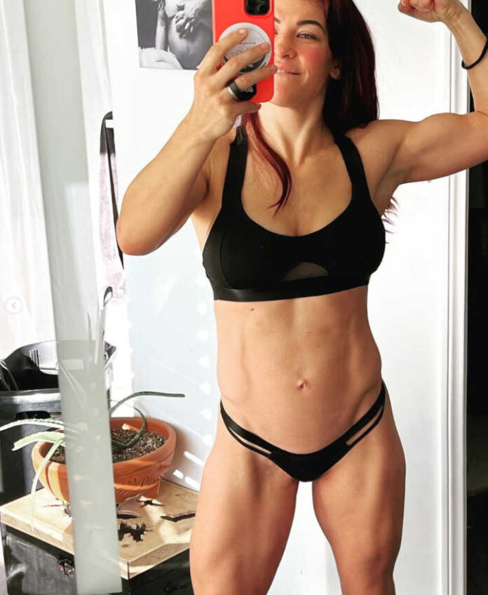 Miesha Tate Destroys 4 Guys Who Challenged Her At The Gym - BJJ World