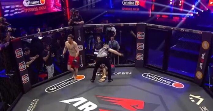 (VIDEO) MMA Fighter Submits Himself