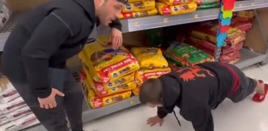 (VIDEO) An MMA Fighter Finds Pedophiles, Forces Them To Do Push-Ups, and Then Hands Them Over to the Police