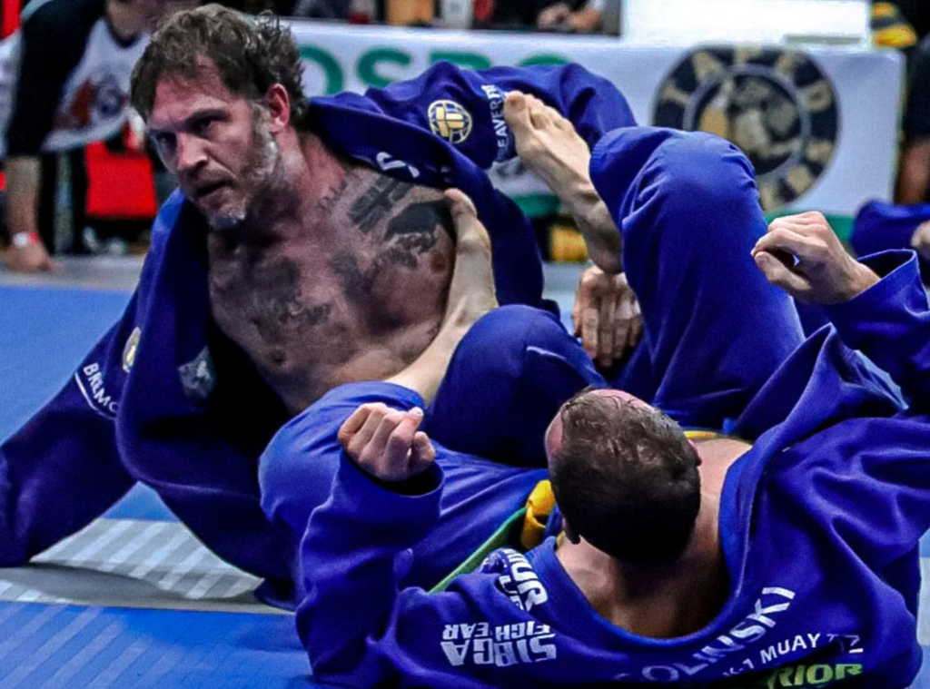 Tom Hardy Smother Submission in BJJ