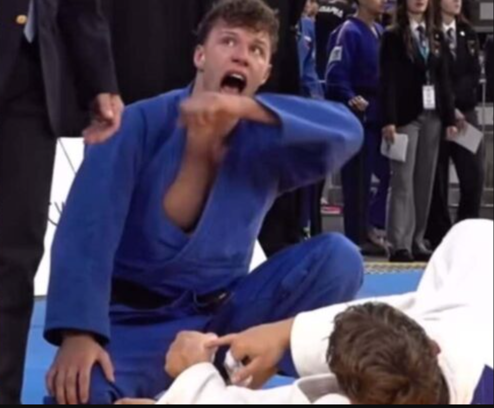Judoka Disqualified For Biting